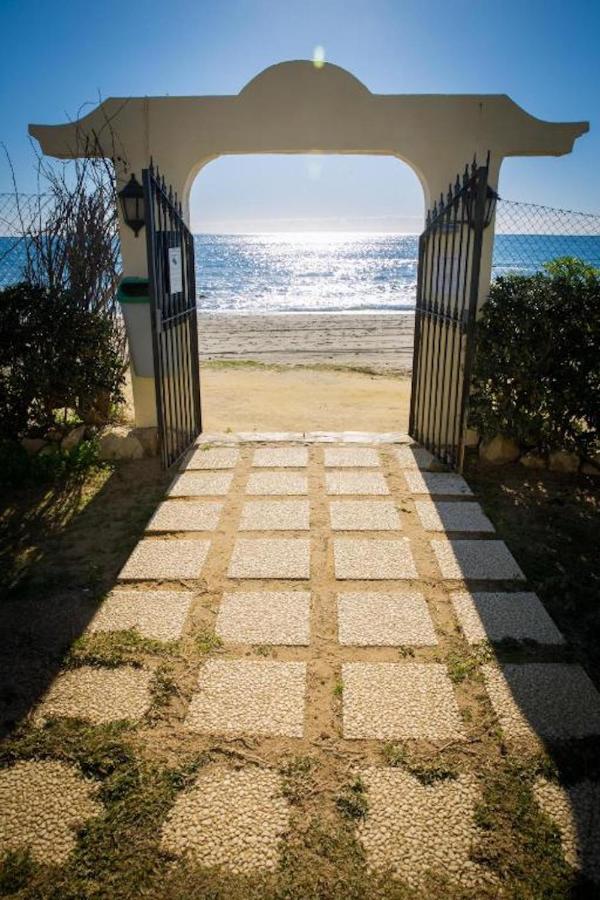 Holidays2Mijas Costa Lubina Del Sol Frontline Beach, Pool, Terrace, Seaview & Parking Sitio de Calahonda Exterior photo